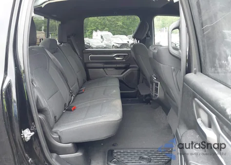 2021 Ram 1500 Big Horn 4X4 5'7 Box z USA, uszkodzony, nr VIN 1C6RRFFG8MN540068